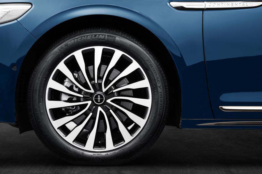 Колеса Lincoln Continental 3.0T AWD Presidential 2016 года  (CN) (фото 3 из 15)